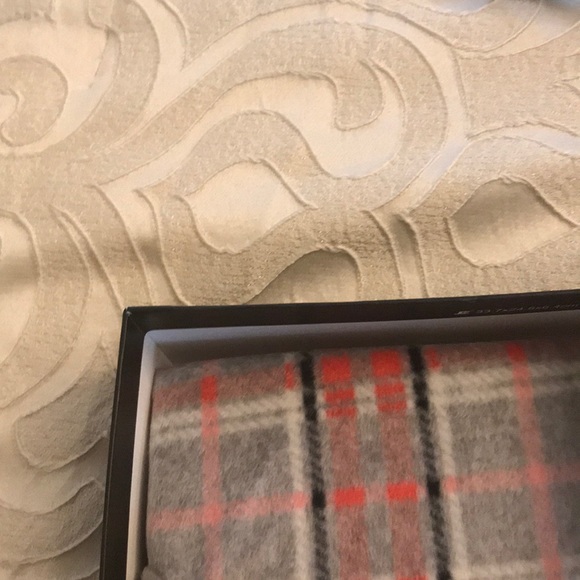 Ellen Tracy pajamas - Picture 2 of 2